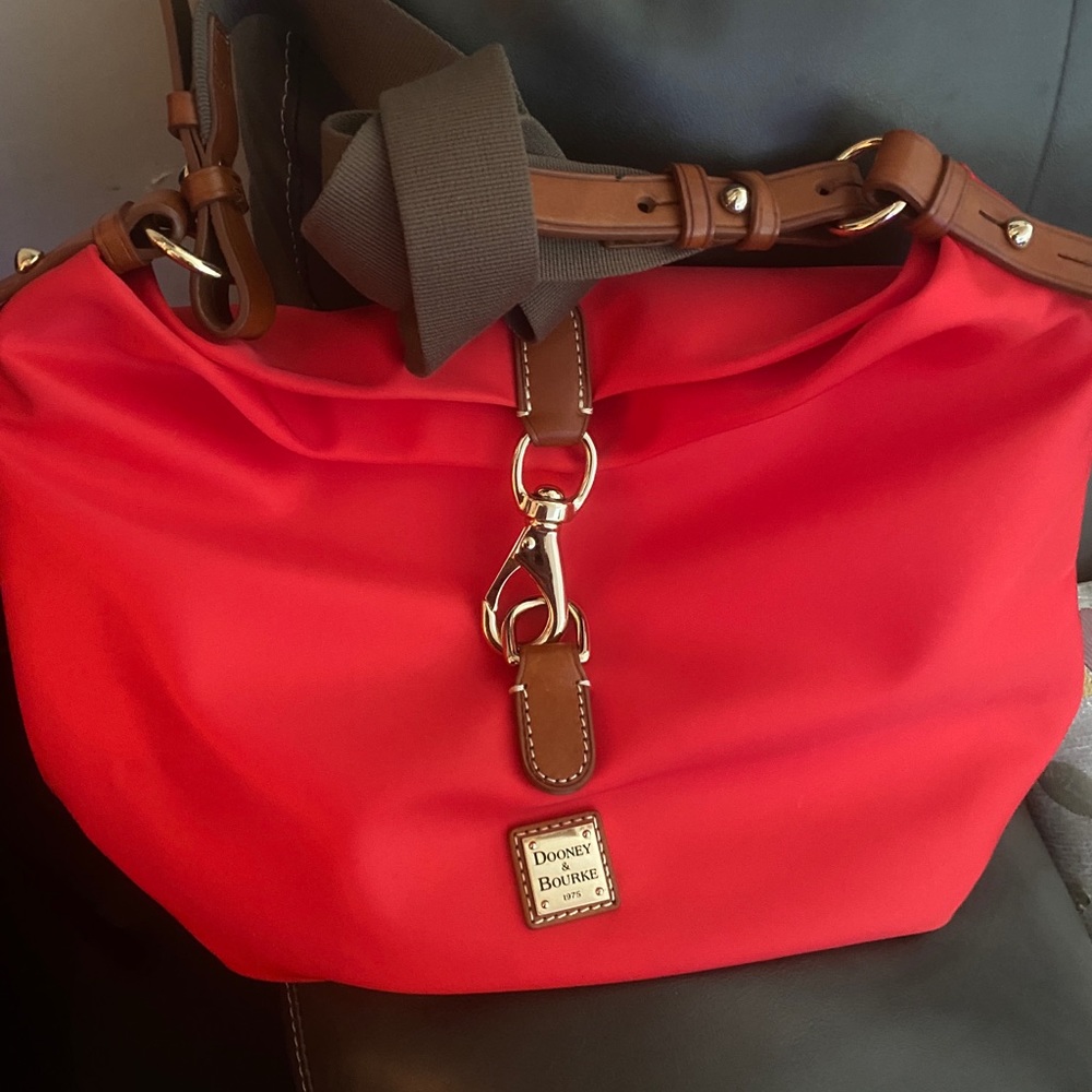 Dooney and Burke Summer purse or best offer☺️